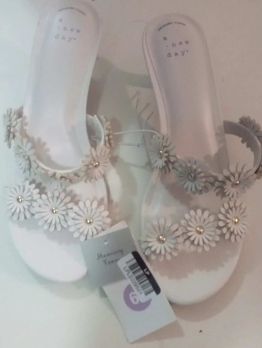 a new day Cream Floral Daisy Slide Sandals Sz 6 1/2 NWT $45 Dalia